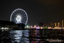 Asiatique The Riverfront ist ein großes Freiluft-Einkaufszentrum in Bangkok, Thailand. Es befindet sich in den ehemaligen Docks der ostasiatischen Kompanie und blickt auf den Chao Phraya River und die Charoen Krung Road. Der Komplex wurde 2012 nach einer umfangreichen Renovierung des Areals eröffnet.